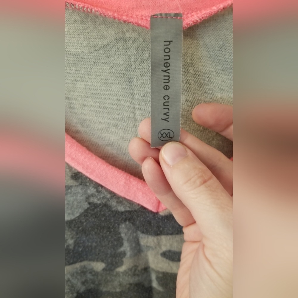 Honeyme Tee - Picture 2 of 3